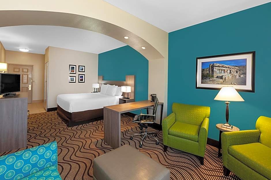 La Quinta Inn & Suites by Wyndham Midland North