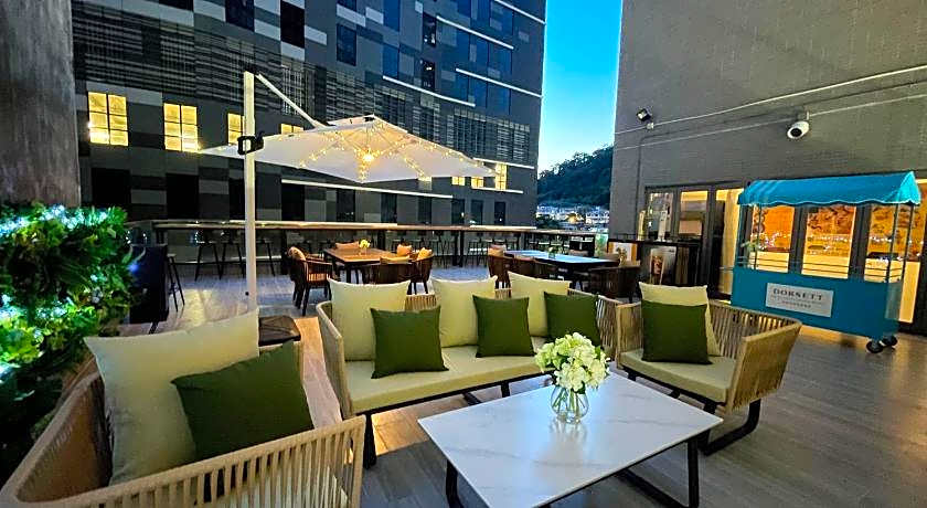 Dorsett Tsuen Wan Hong Kong