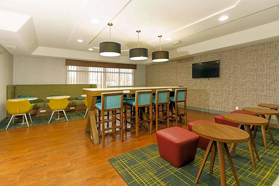 Hampton Inn By Hilton Hutchinson