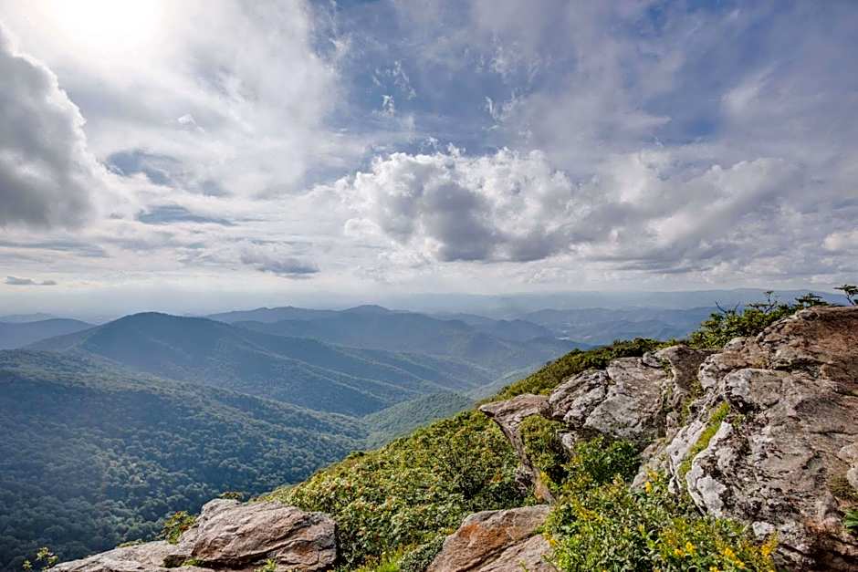 Days Inn by Wyndham Asheville West