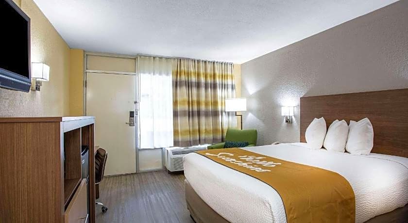 Days Inn by Wyndham Apopka/Orlando