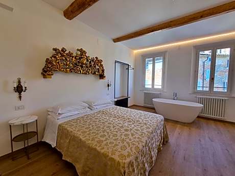 Deluxe Double or Twin Room with City View