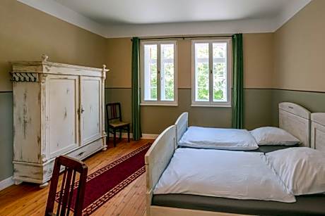 Twin Room with Private Bathroom