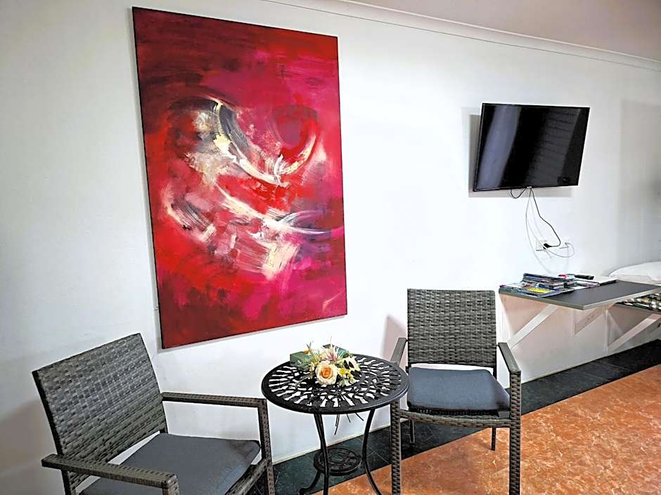 The Queenslander Motel