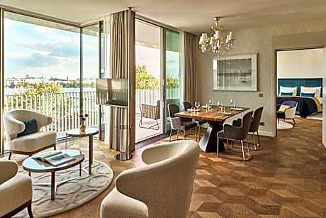 Suite with Lake View