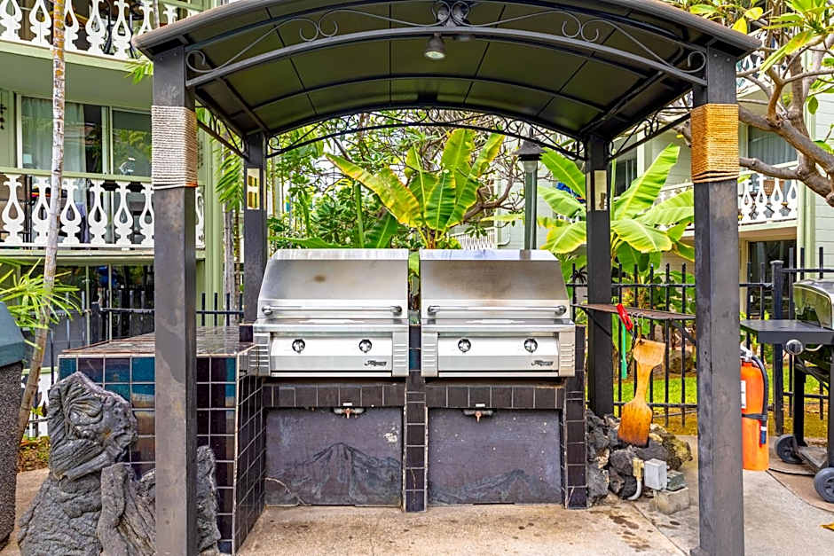 DOWNTOWN HAWAIIAN PARADISE CONDO with Hot Tub, Pool & Beach - Kona Islander Inn