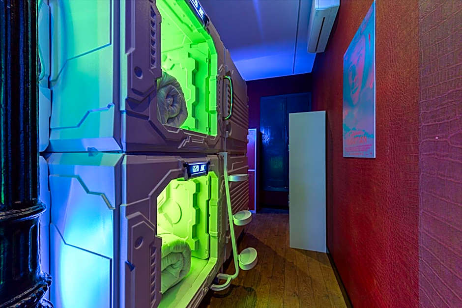 Art Seven Hostel Capsules