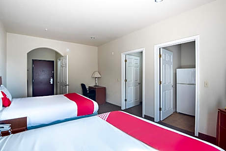Premium 2 Queen Bed with Kitchenette