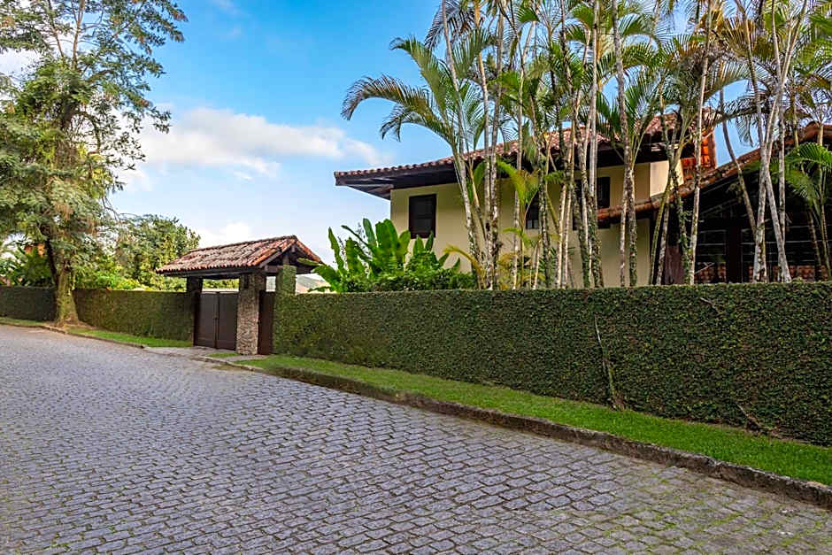 Casa com praia particular em Mangaratiba - Mangaratiba