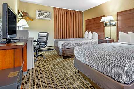 2 Double Beds, Nonsmoking, Accessible