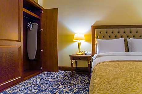 Business King Suite