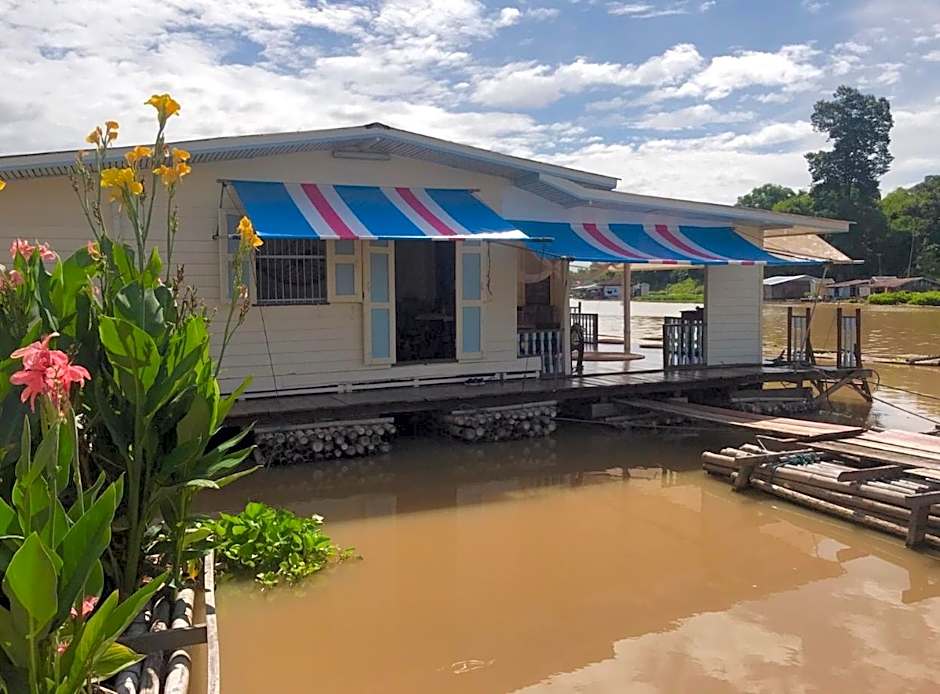 อยู่แพ PaeStay อุทัยธานี