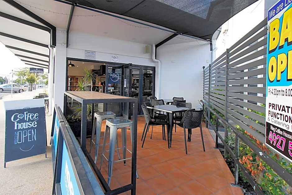 Coffee House Apartment Motel