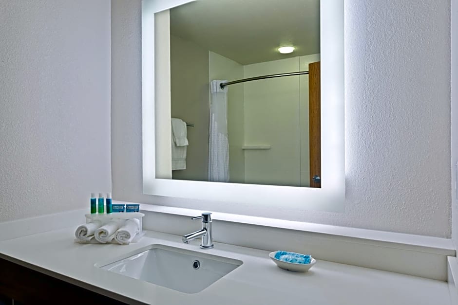 Holiday Inn Express & Suites Tavares By IHG