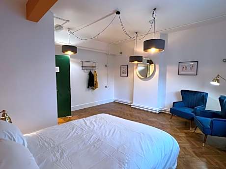 Queen Room with Shared Bathroom