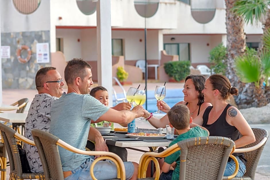 Apartamentos Lentiscos by MIJ