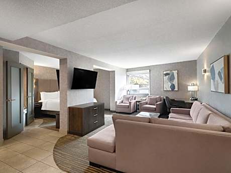 King Suite with Spa Bath