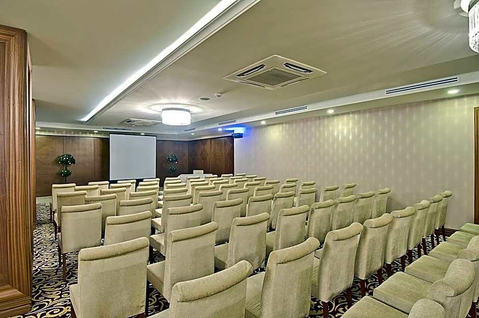 Tugcu Hotel Select