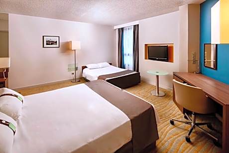 Premium Queen Room with sofa bed