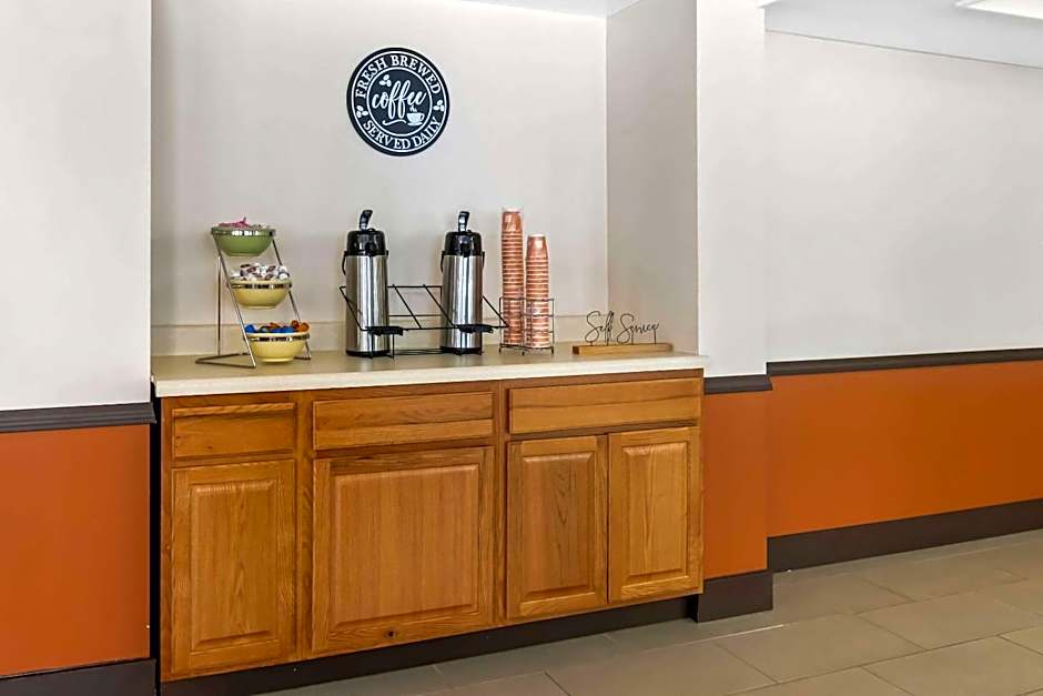 Econo Lodge Manistee