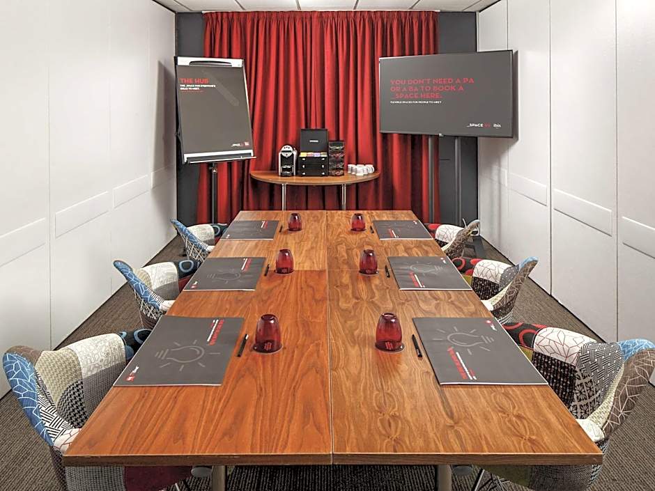 ibis London Luton Airport