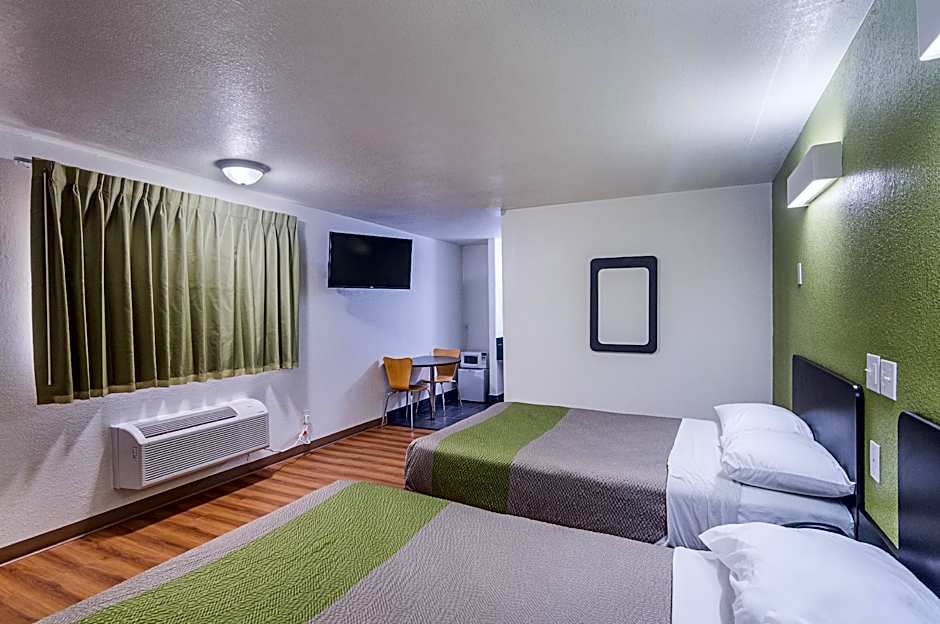 Motel 6-Childress, TX
