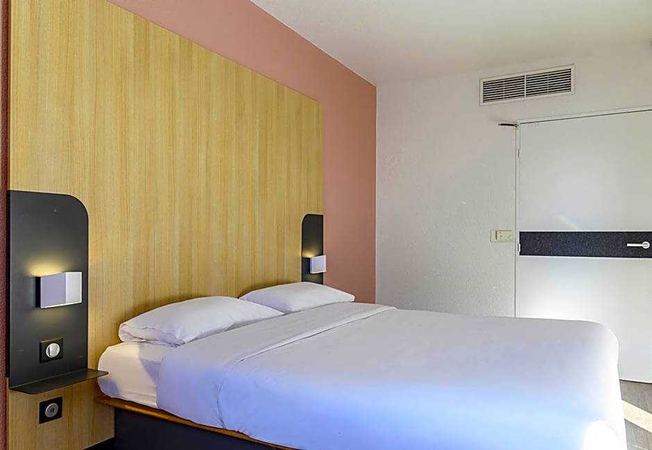 B&B Hôtel Nîmes Centre Arènes