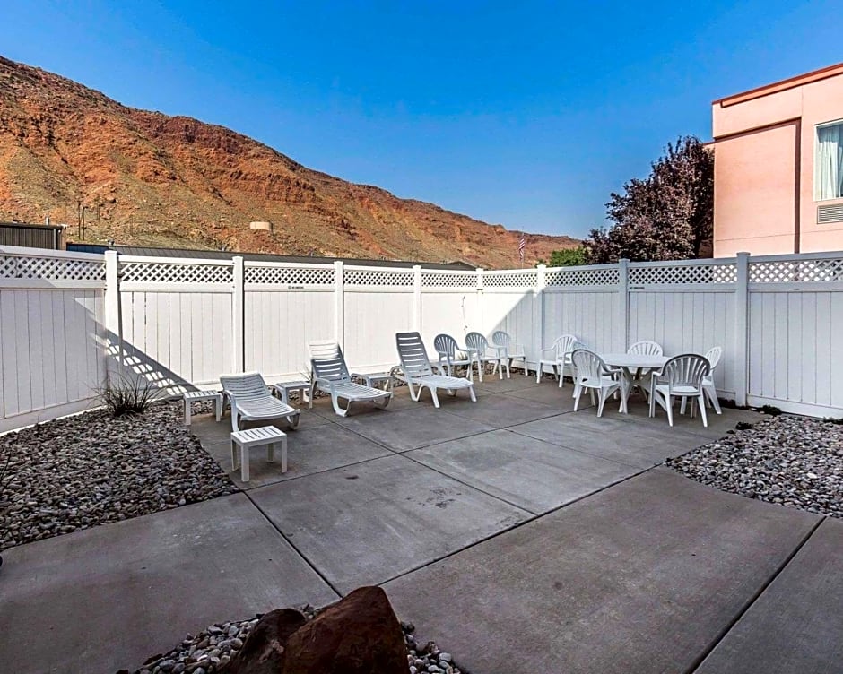 Quality Suites Moab near Arches National Park