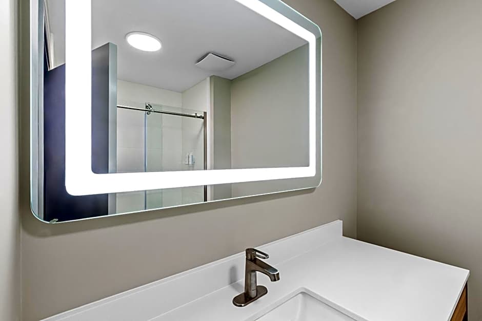 Days Inn & Suites by Wyndham Union City