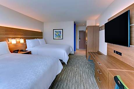 Standard Room with Two Queen Beds