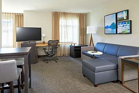 King Studio with Sofa Bed