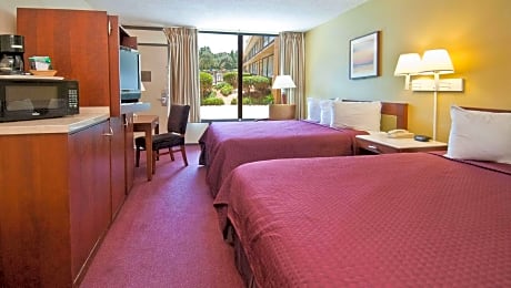 2 Double Beds Nonsmoking