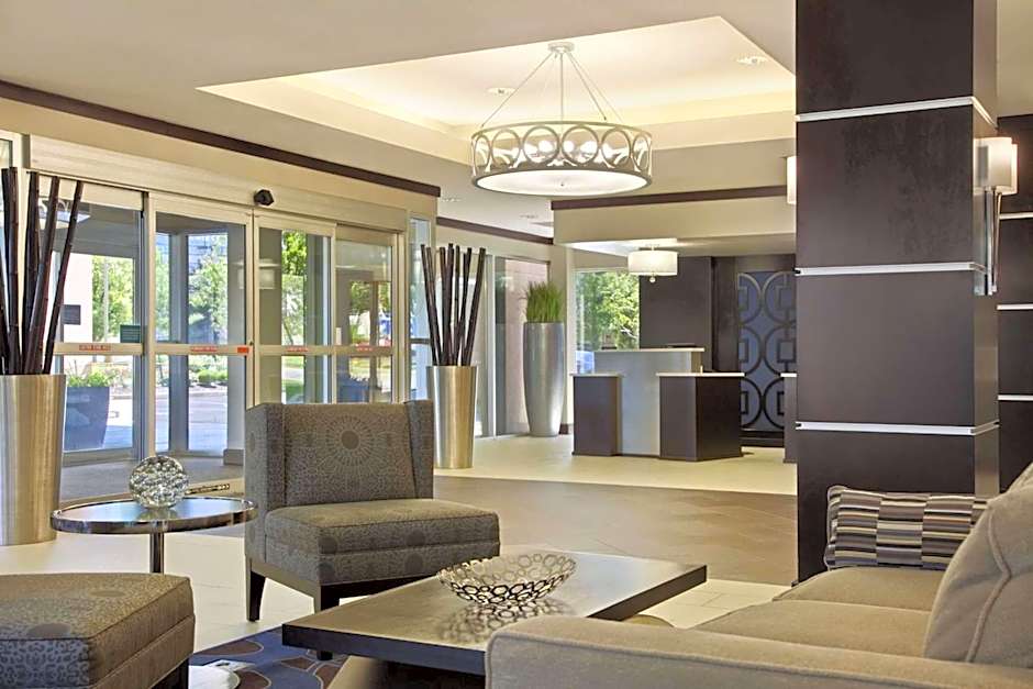 Embassy Suites By Hilton Hotel St. Louis-Airport