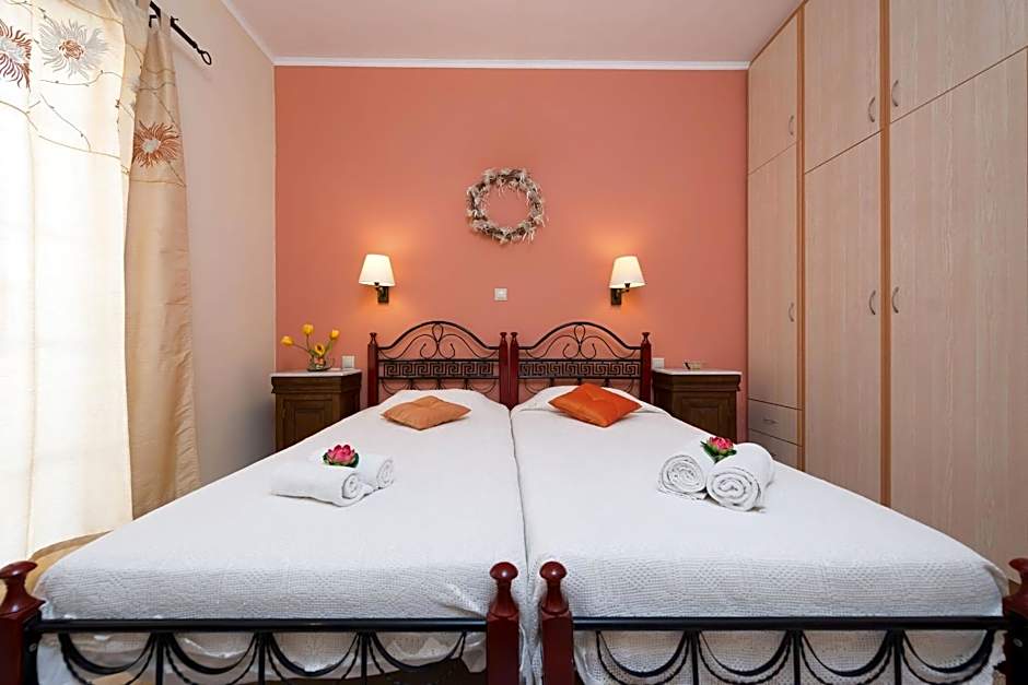 Lorenzo Villas with Private Pool, 200m from the beach, by ZanteWize