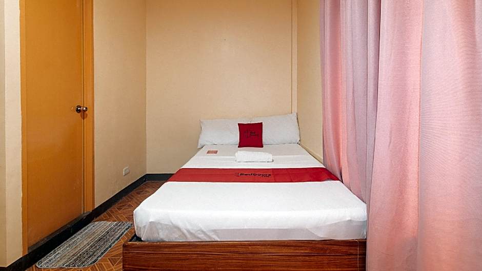 RedDoorz @ Casa Buena Dormitel Davao City