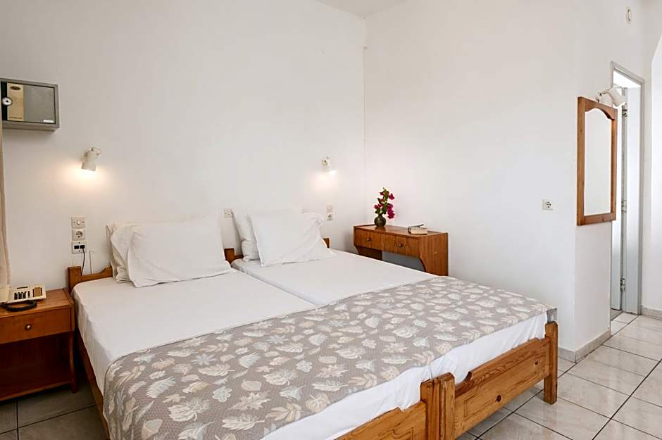 Niriis Hotel