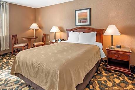 Queen Room - Accessible/Non-Smoking