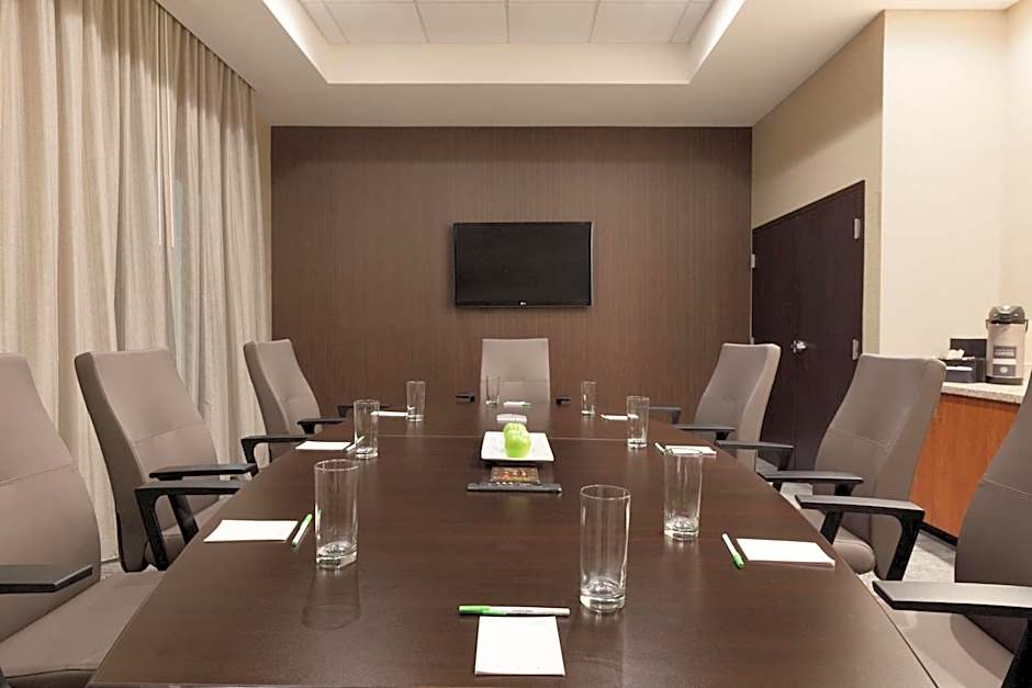 Courtyard by Marriott Charlotte Airport North