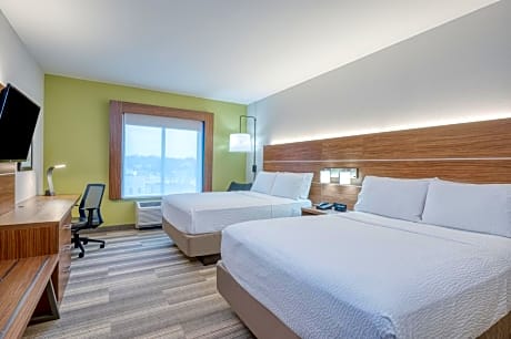 Standard Room with Two Queen Beds