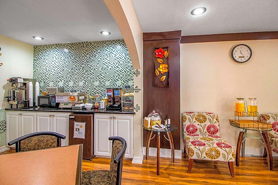 Rodeway Inn & Suites Houston Near Medical Center