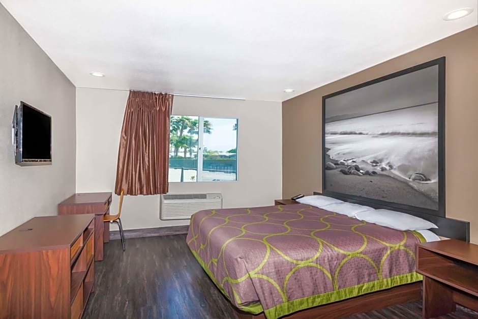 Super 8 by Wyndham San Diego/Imperial Beach