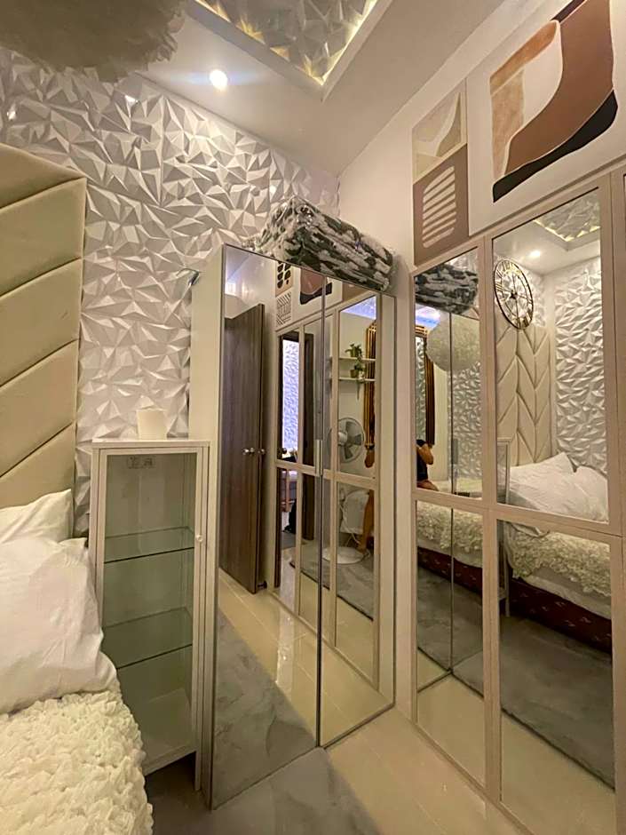 100mbps net,Unli Netflix in 75 inch tv in living room & Home Theater in Room