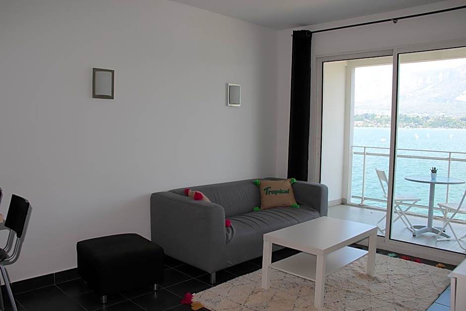 DEPAYSEMENT AU BORD DU LAC