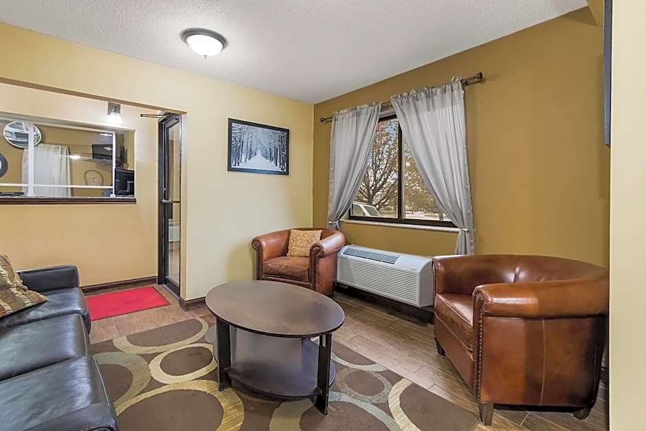 Econo Lodge Inn & Suites Yankton