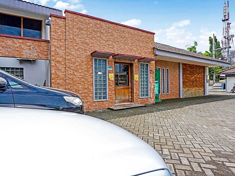 Capital O 90888 Bintang Diponggo Residence