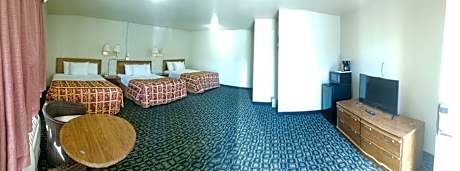 Deluxe Family Suite