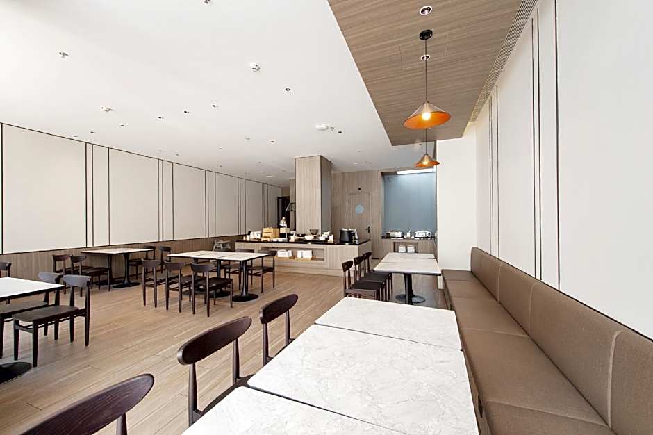 Hanting Hotel Chifeng Station Songshan Wanda Plaza