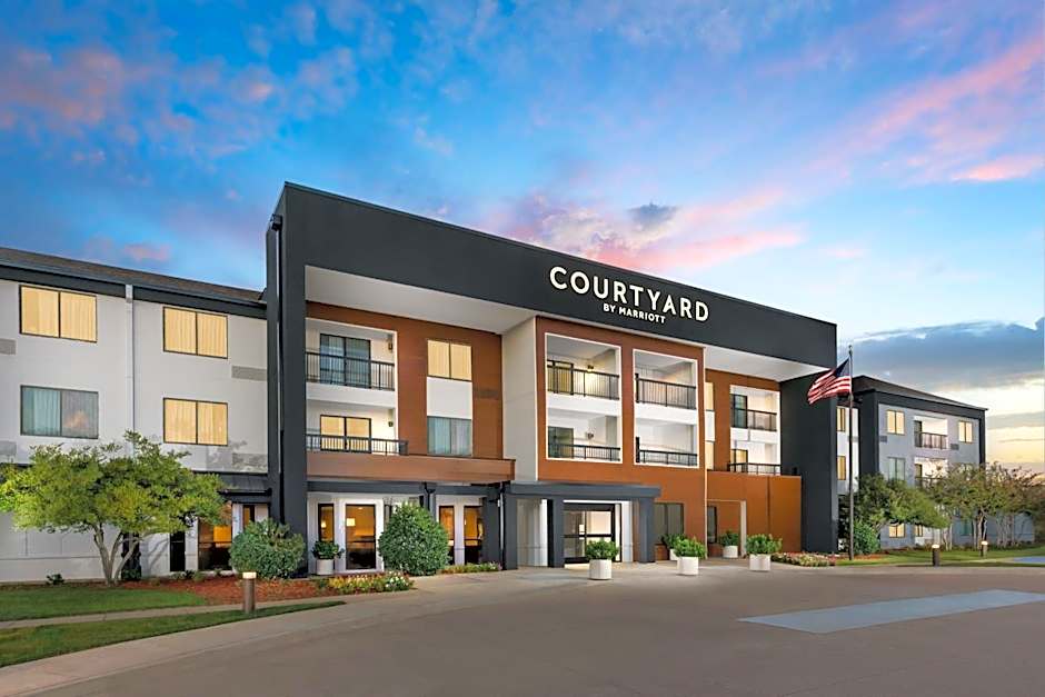 Courtyard by Marriott Dallas Lewisville