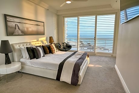 Luxury Three-Bedroom Suite