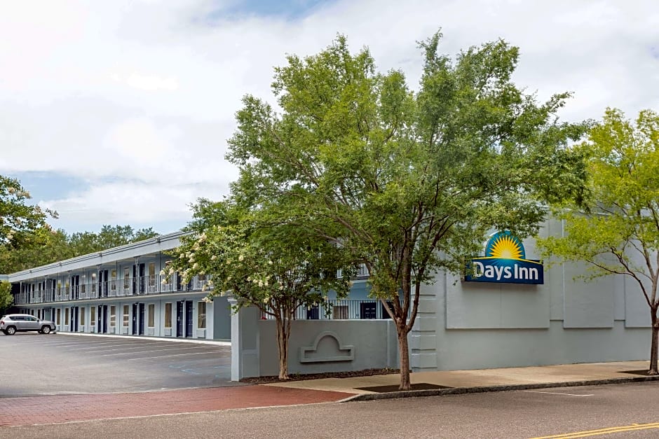 Days Inn by Wyndham Charleston Historic District